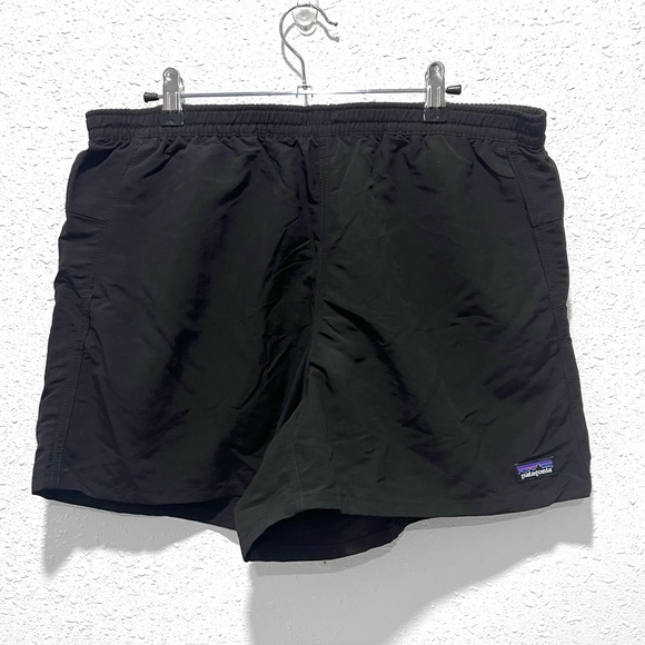 Patagonia Pants - Patagonia Black Performance 100% nylon Shorts large